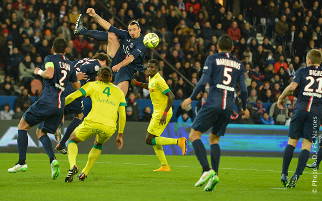 Ibrahimovic permet à Paris de revenir à hauteur de Nantes avant la pause